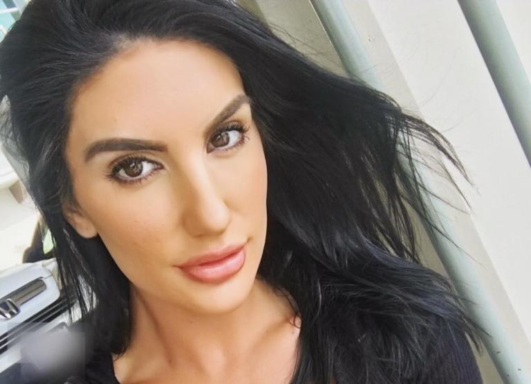 How August Ames Died in Urdu