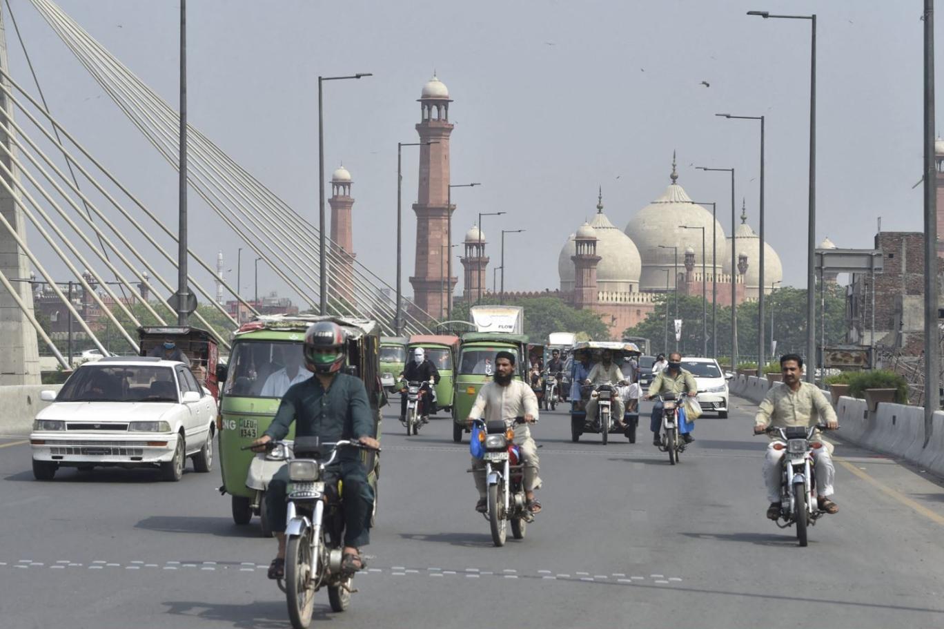 How Old is Lahore in Urdu
