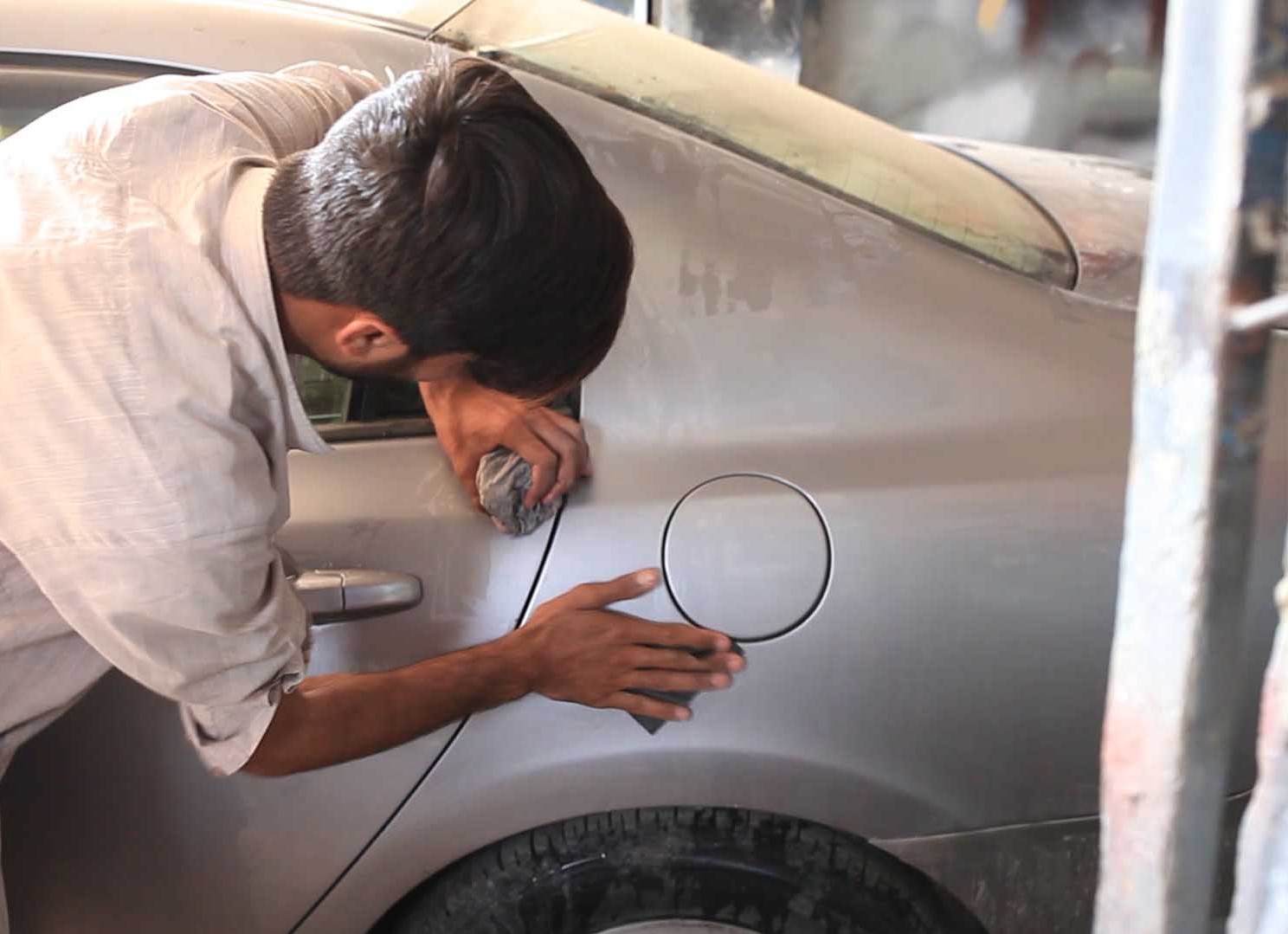 How a Car Works in Urdu