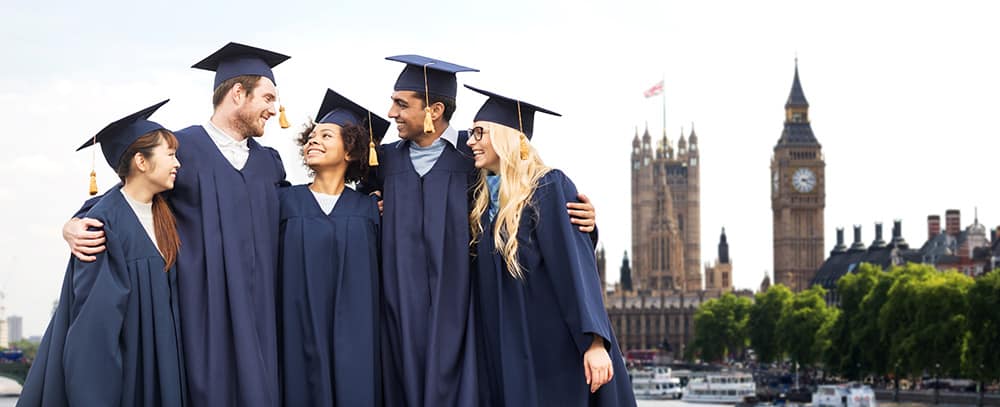 How Much a Student Can Earn in UK in Urdu