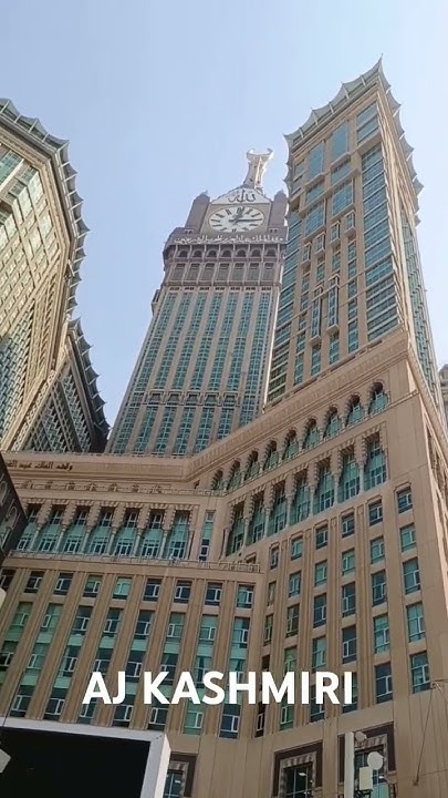 How Tall Was the Largest Igloo Ever Built in Urdu