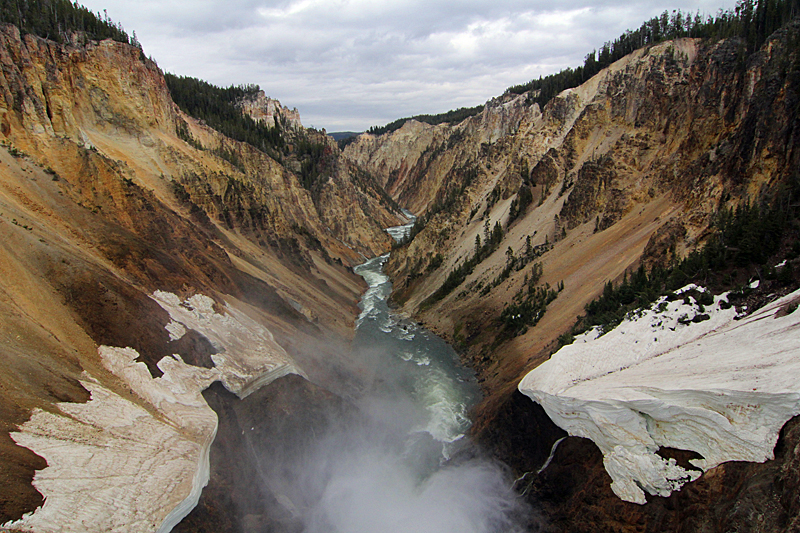 How Big is Yellowstone in Acres in Urdu