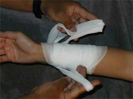 How to Bandage a Knee Wound in Urdu