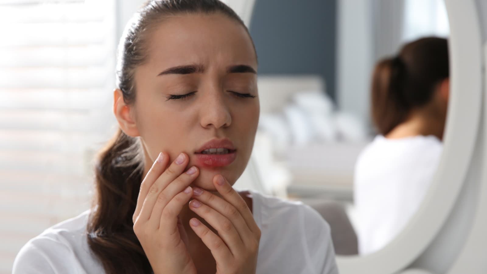 jaane mouth ulcer ko treat karne ke liye kuchh khas home remedies 