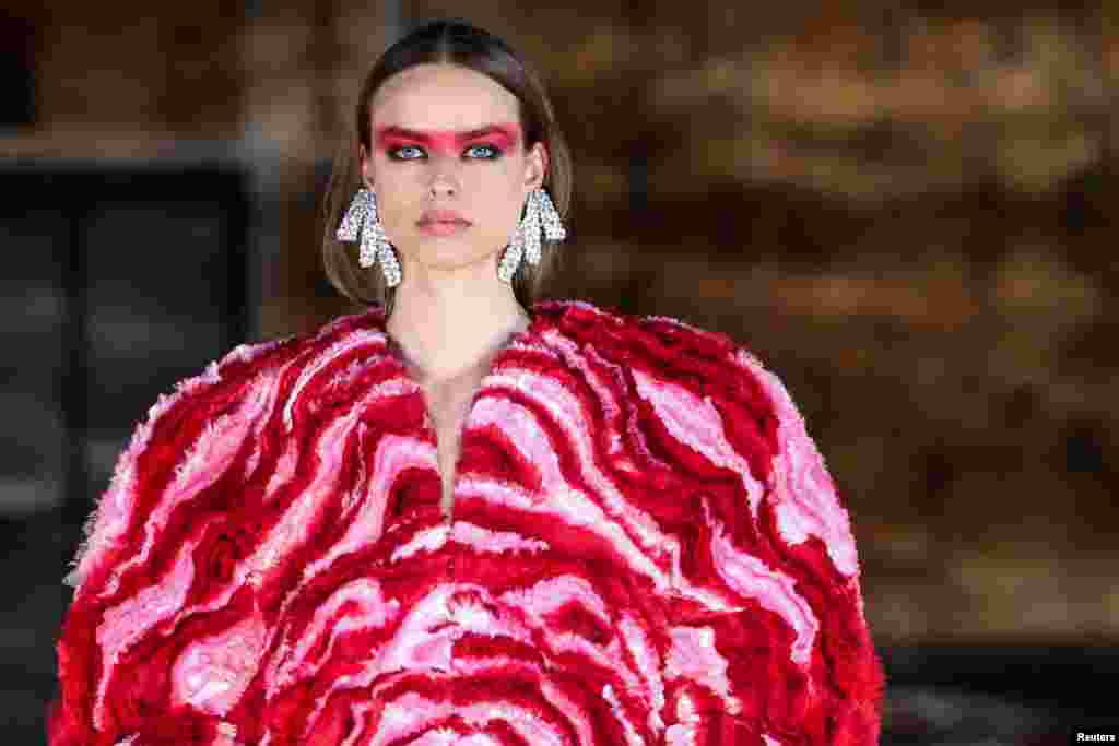 How Many Types of Models in Urdu