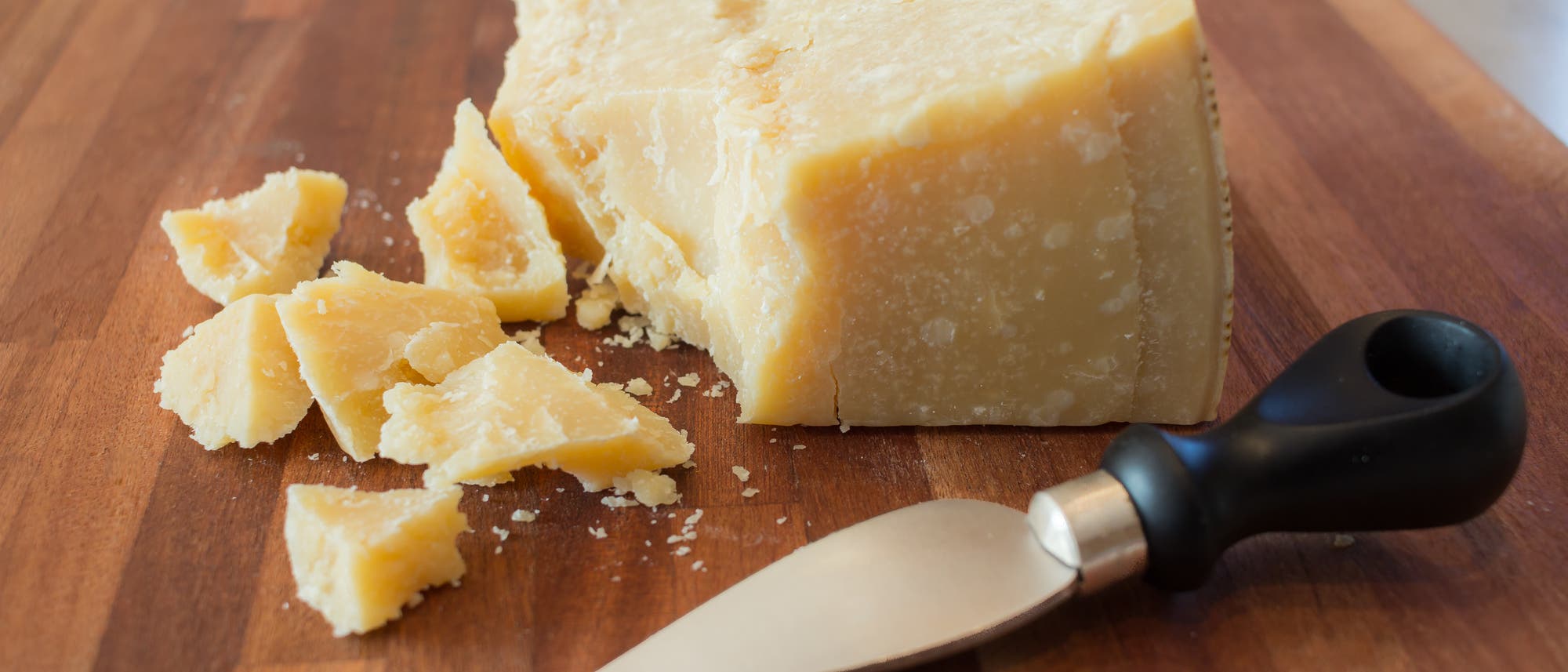 How Many Calories in Parmesan in Urdu
