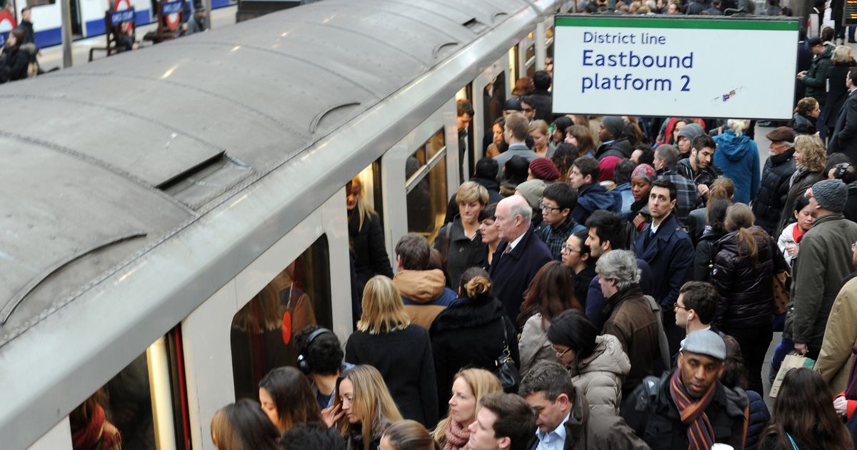 17 things youll know if youre a Reading to London commuter 