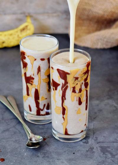 How to Make Banana Milkshake in Urdu