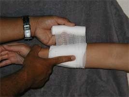 How to Bandage a Knee Wound in Urdu