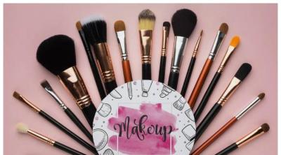 How to Clean Makeup Brushes in Urdu